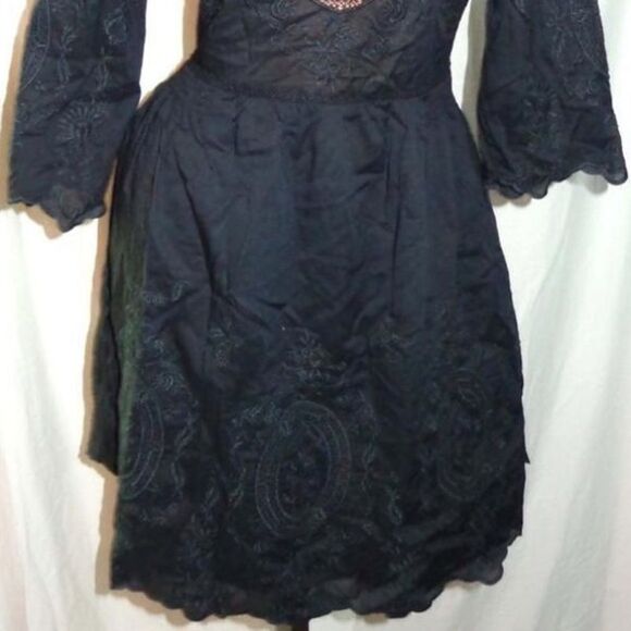 ✨ VICTORIA'S SECRET Battenburg Dress✨ - Picture 4 of 6